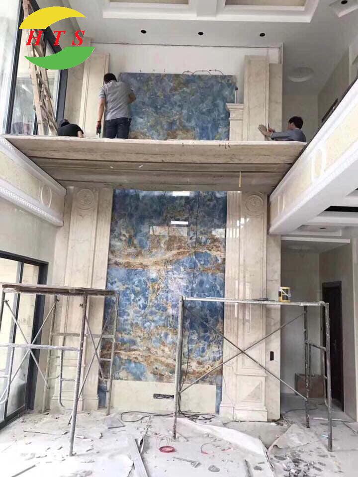 tranh đá thông tường màu xanh